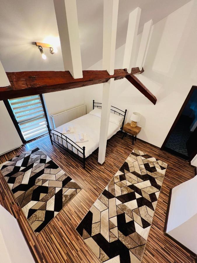 Apartament In Regim Hotelier King Mediaş Екстериор снимка