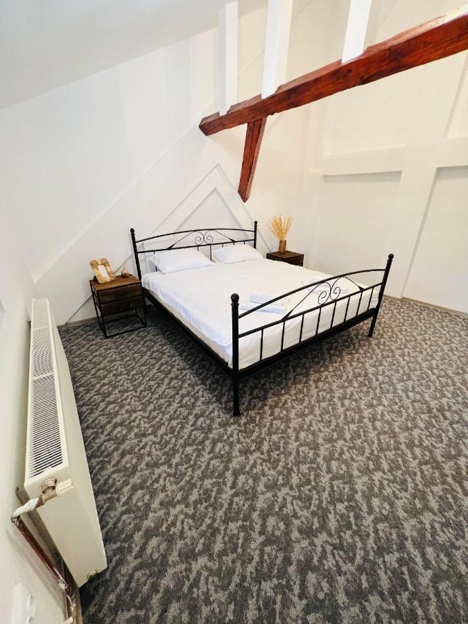 Apartament In Regim Hotelier King Mediaş Екстериор снимка