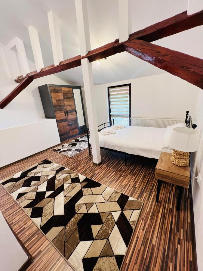 Apartament In Regim Hotelier King Mediaş Екстериор снимка